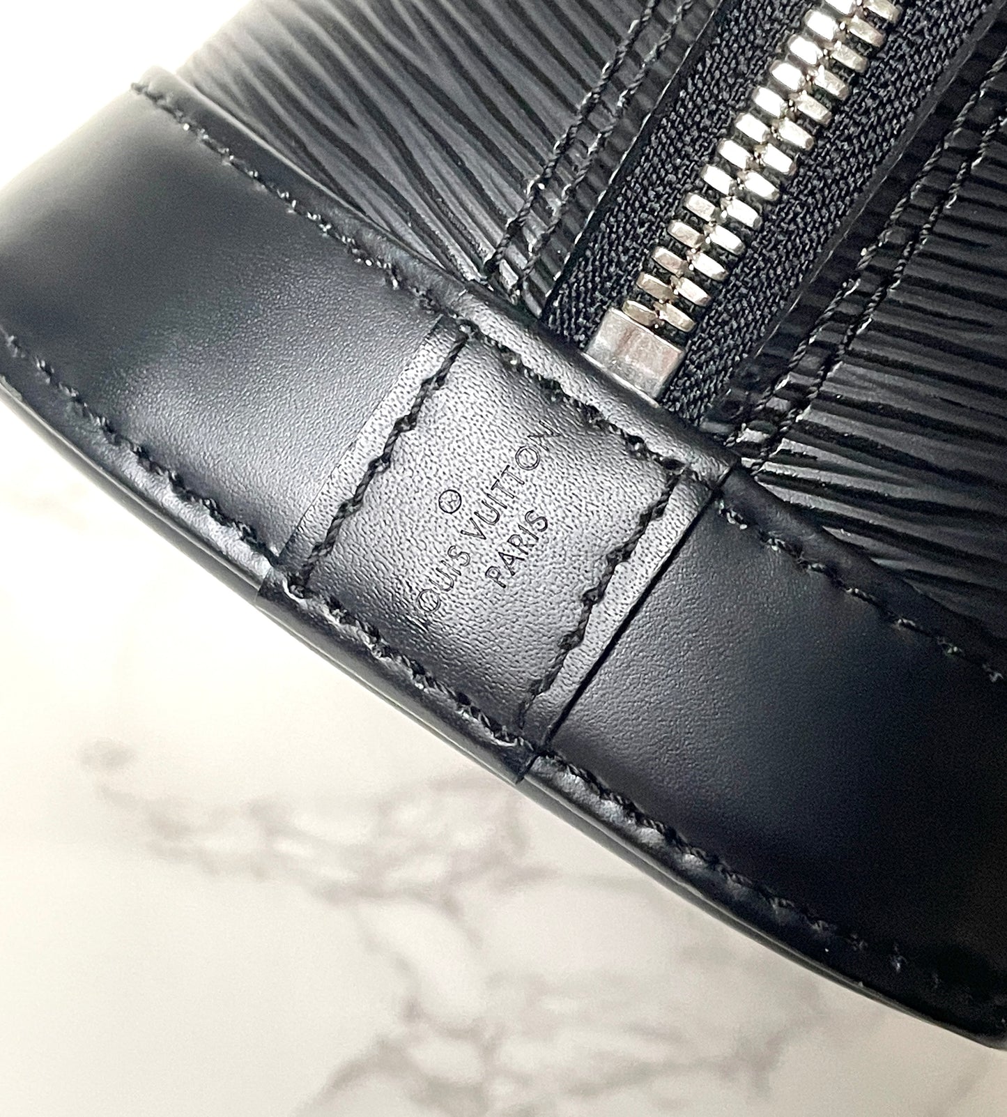 Louis Vuitton Alma BB Epi