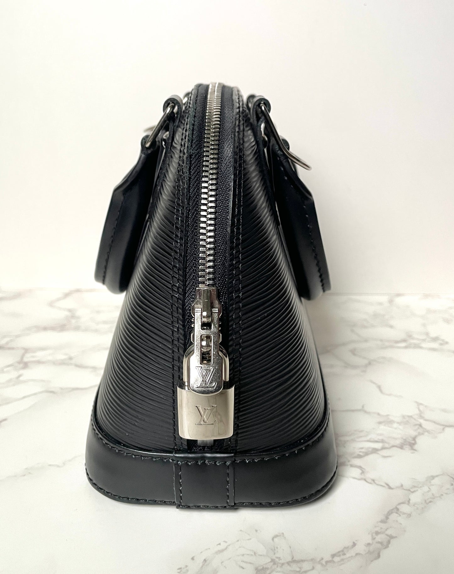 Louis Vuitton Alma BB Epi