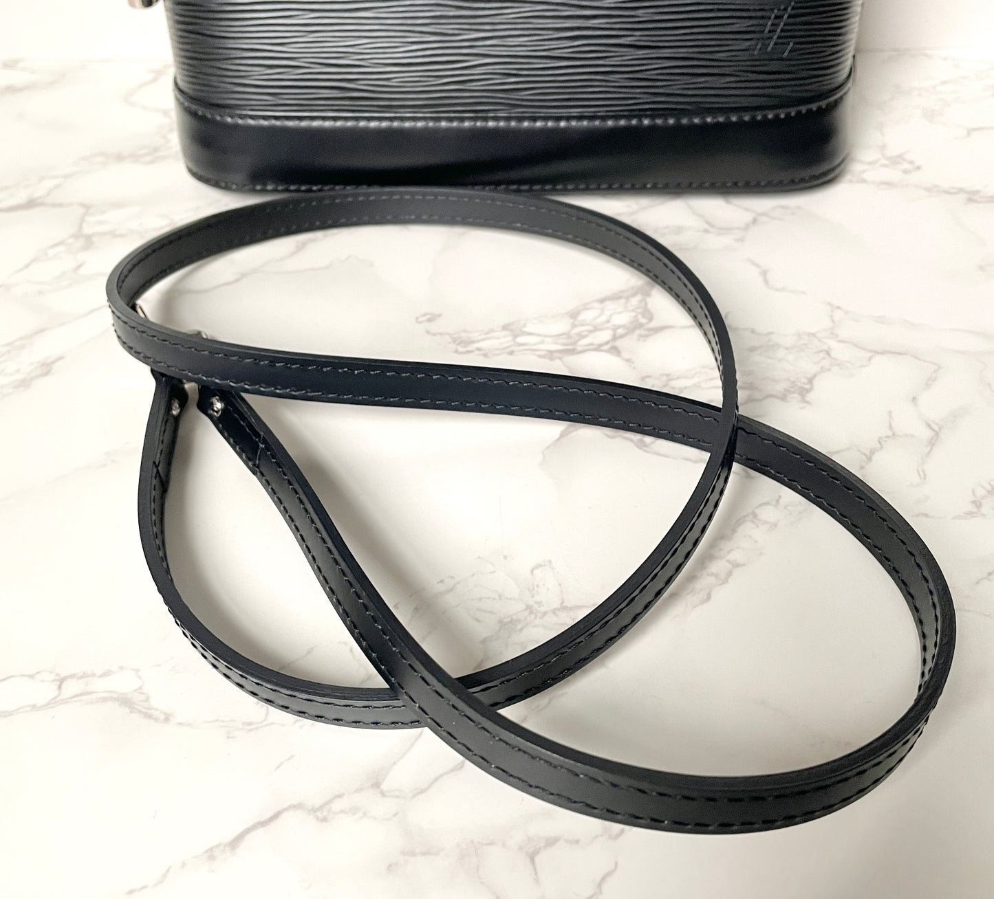 Louis Vuitton Alma BB Epi