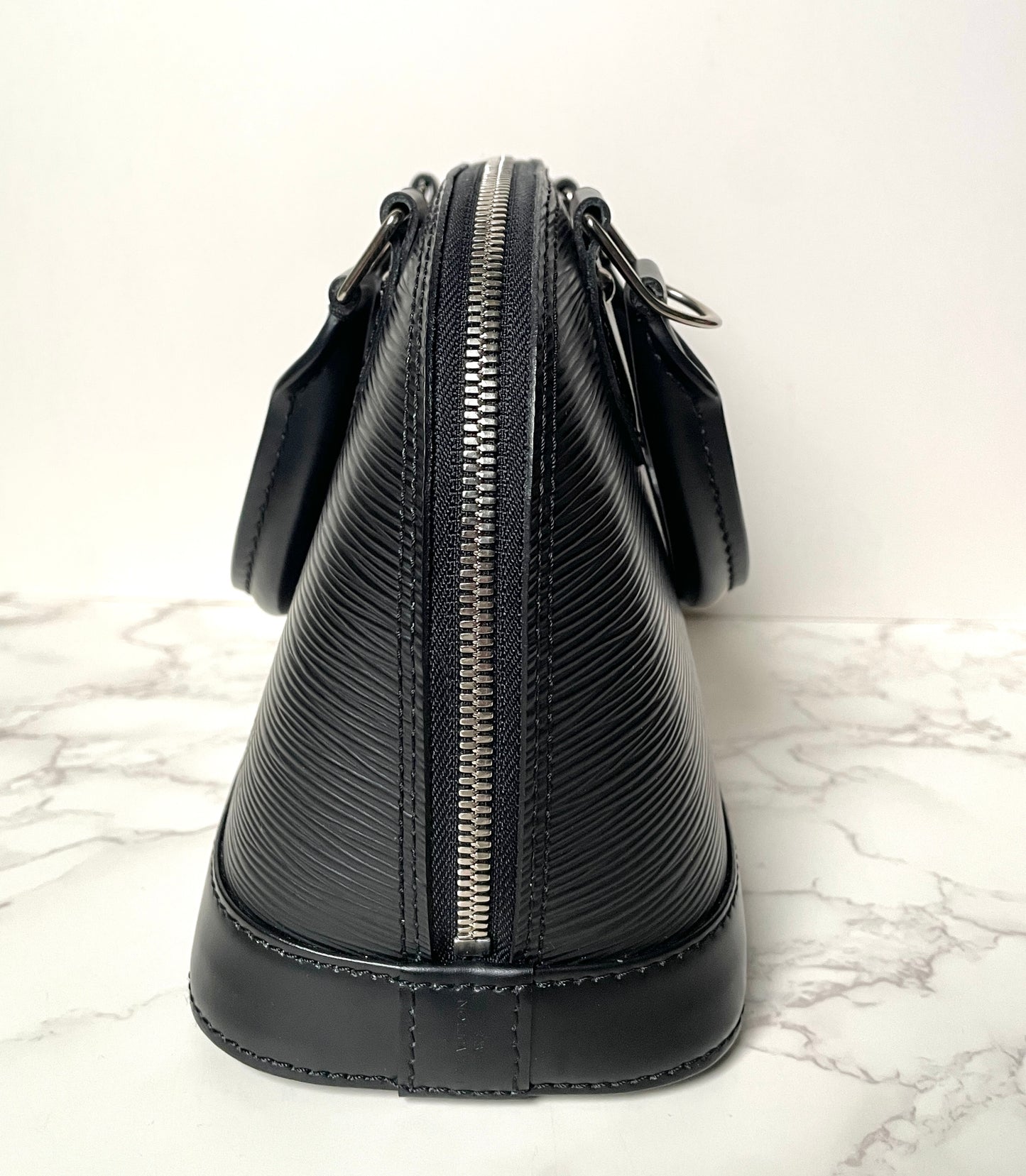 Louis Vuitton Alma BB Epi