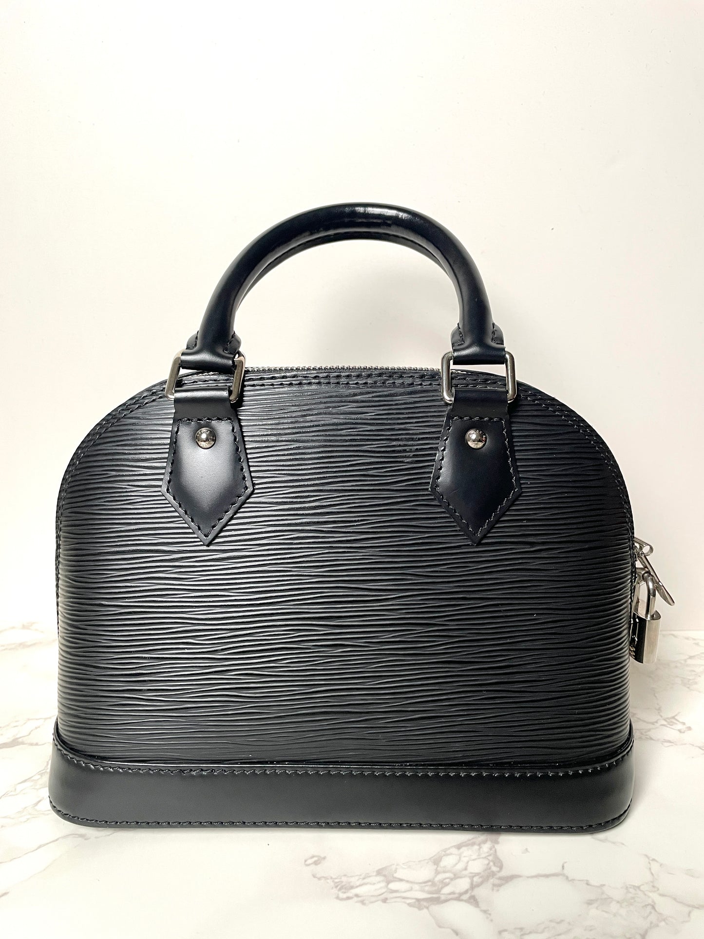 Louis Vuitton Alma BB Epi