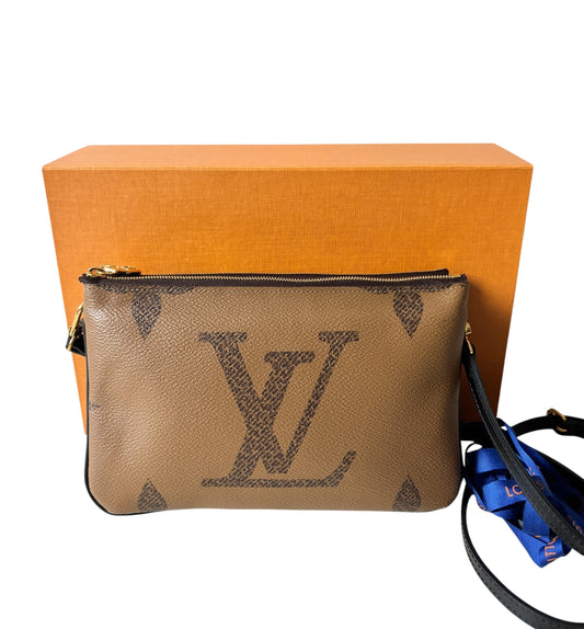 Louis Vuitton Double Zip Pochette