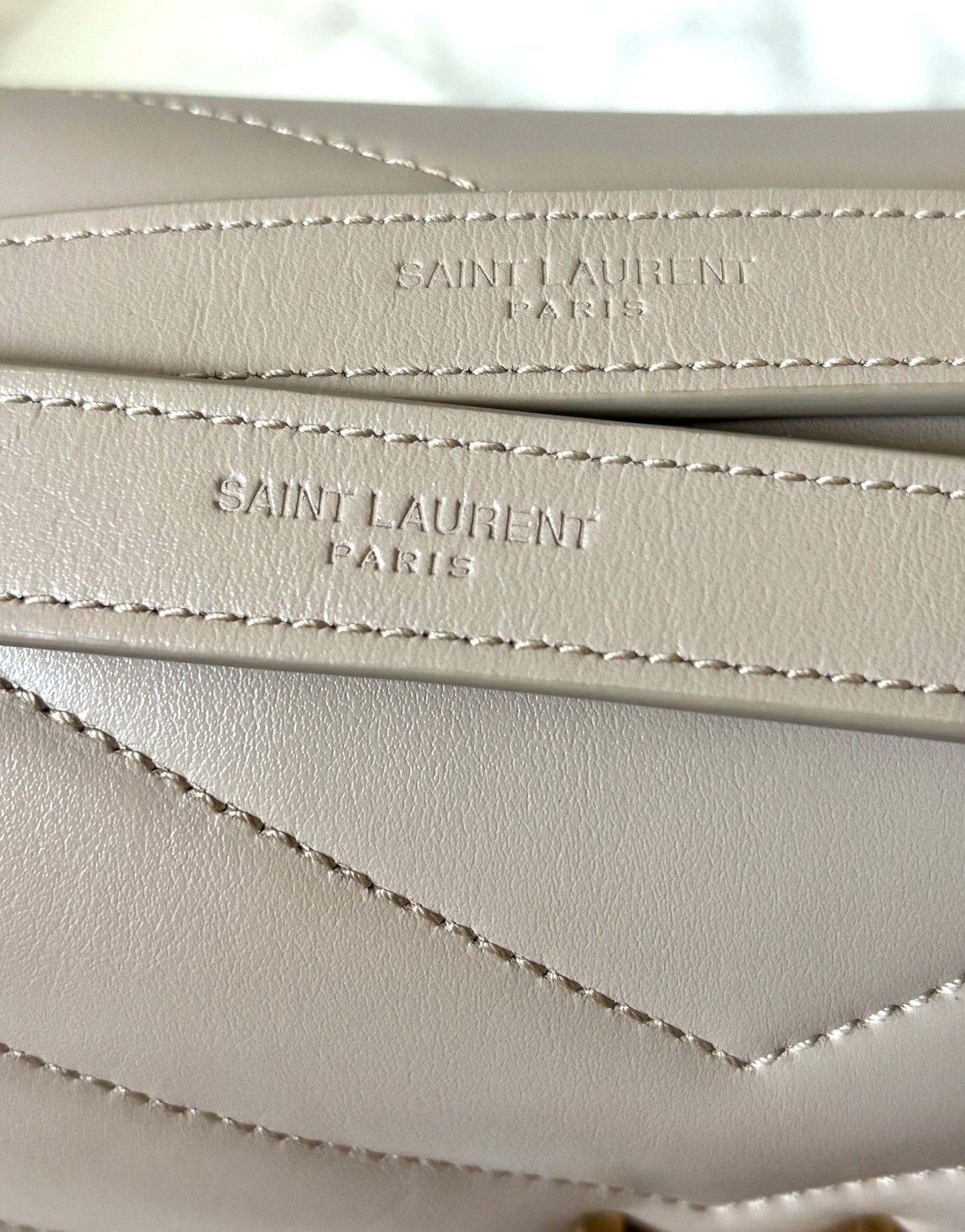 Saint Laurent Medium LouLou