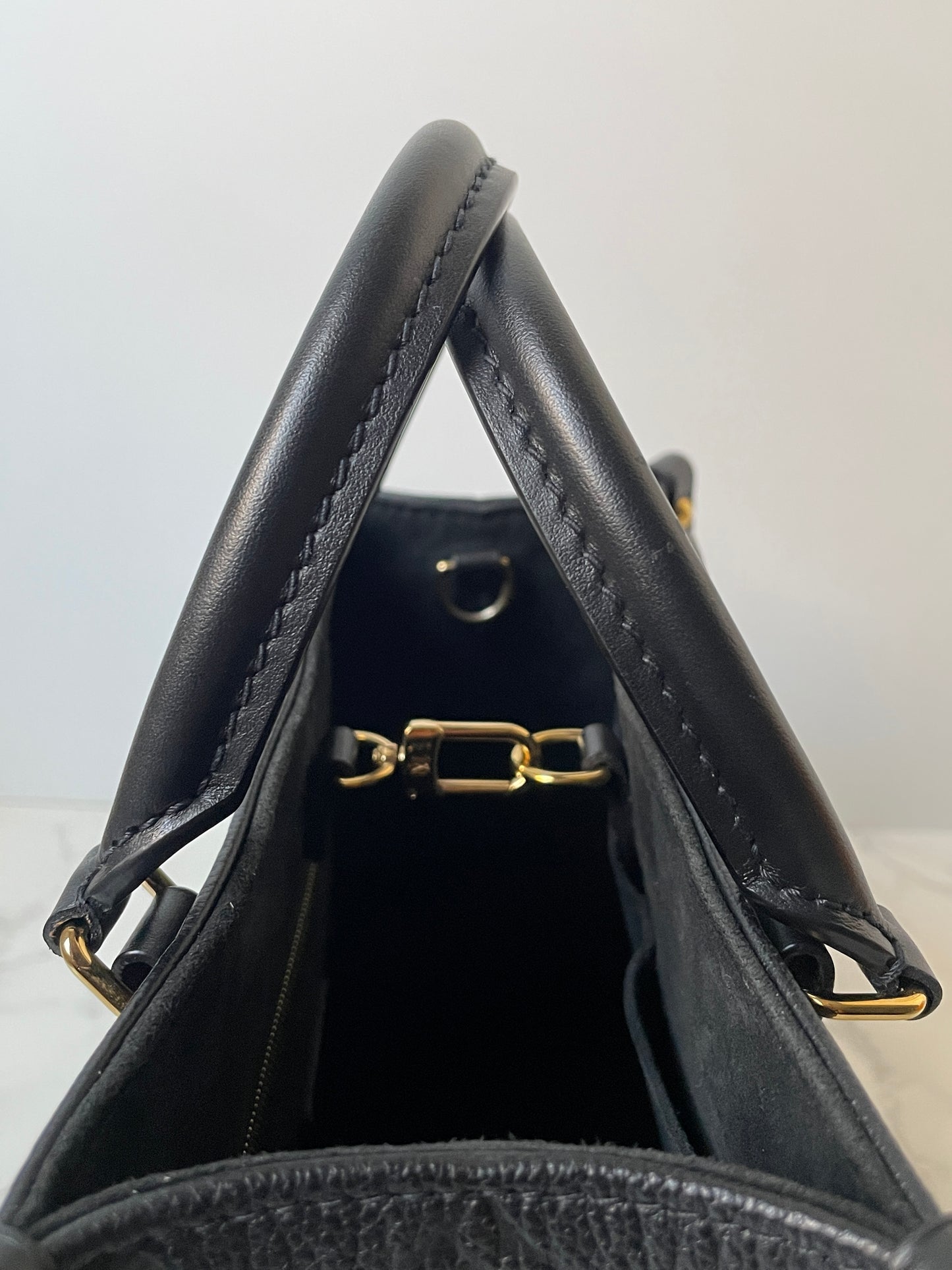 Louis Vuitton OntheGo PM